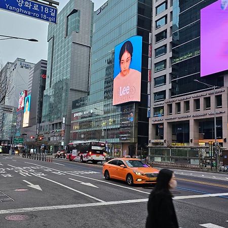 Hongdae Residence-2 1Min From Hongik Uni Station Exit #1 Сеул Екстериор снимка