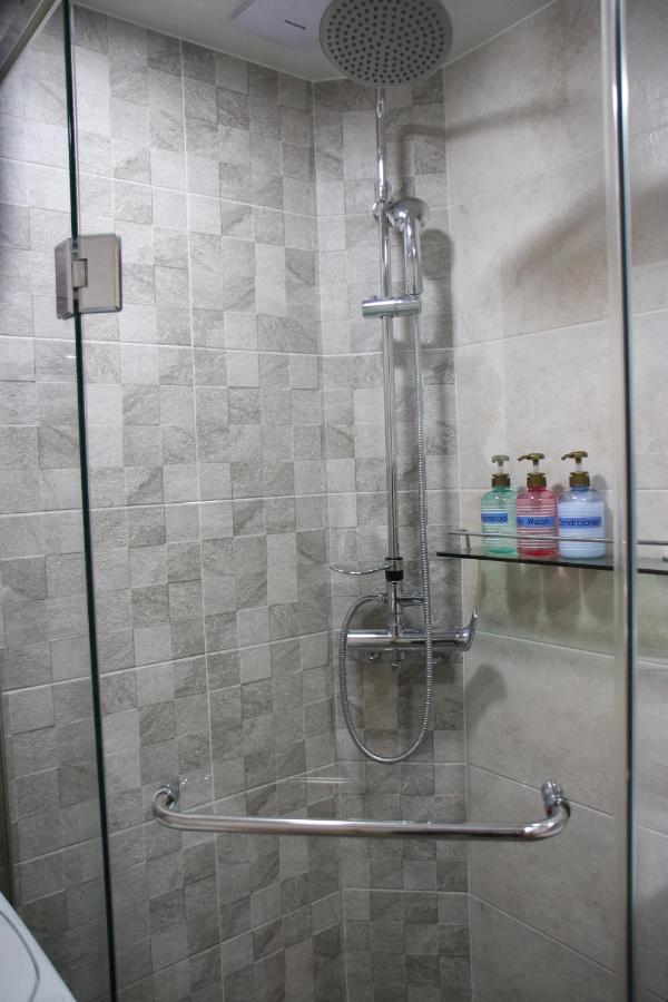 Hongdae Residence-2 1Min From Hongik Uni Station Exit #1 Сеул Екстериор снимка
