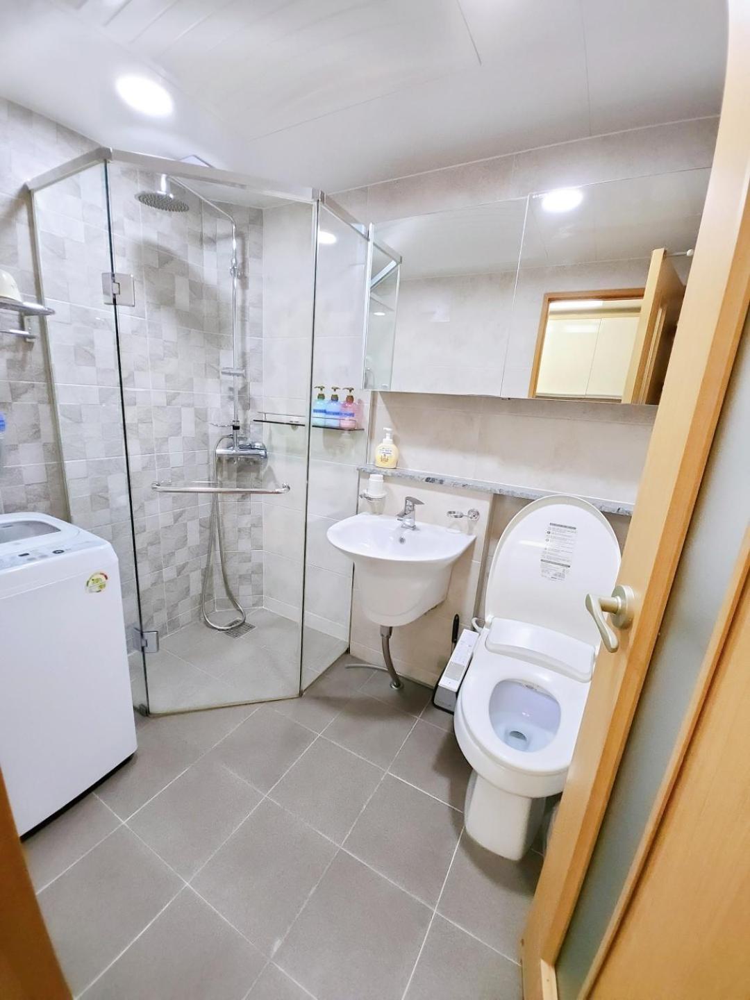 Hongdae Residence-2 1Min From Hongik Uni Station Exit #1 Сеул Екстериор снимка