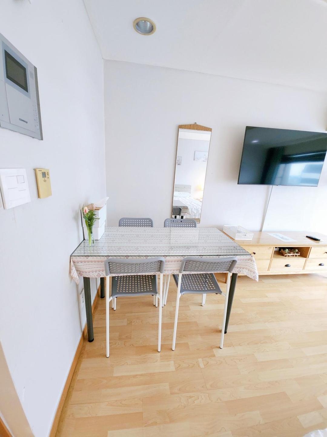Hongdae Residence-2 1Min From Hongik Uni Station Exit #1 Сеул Екстериор снимка