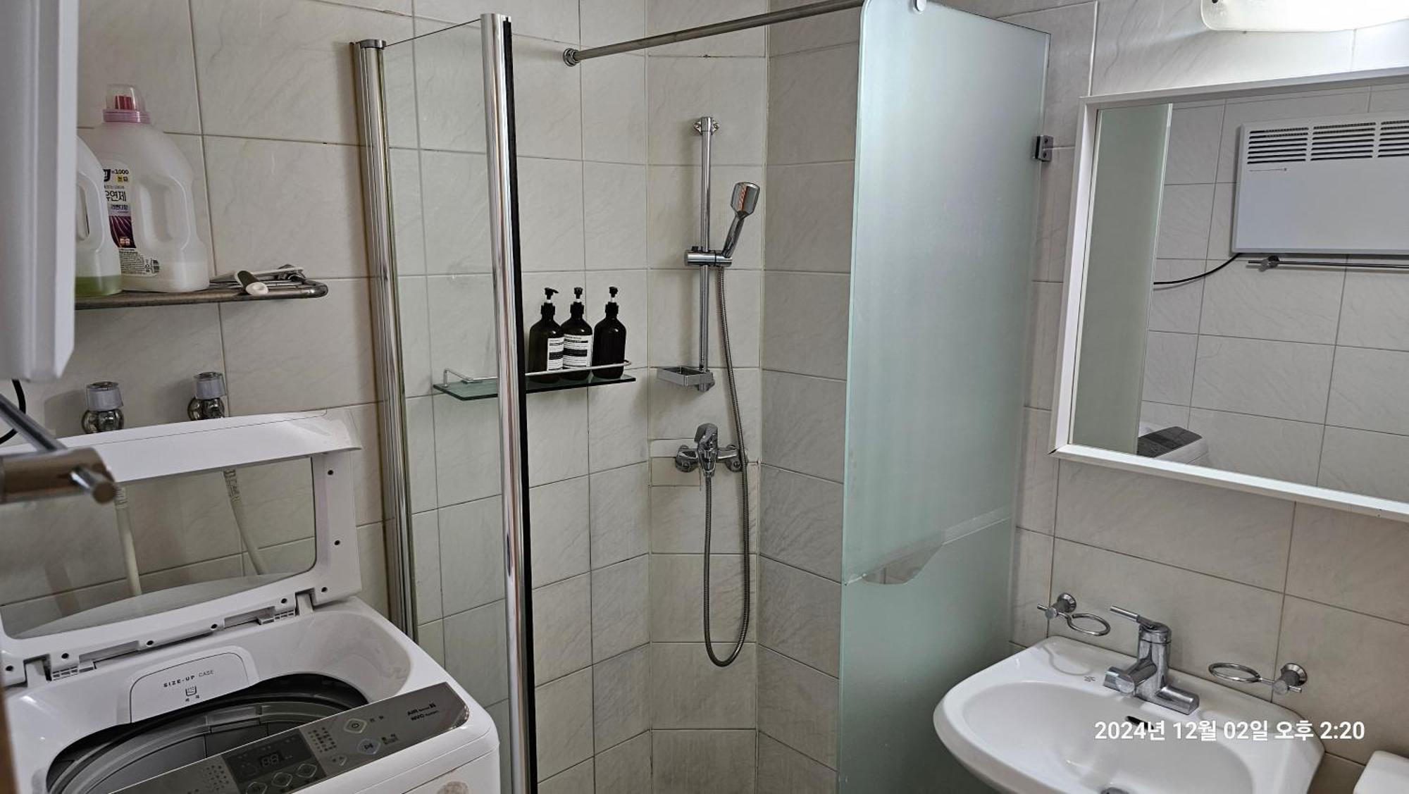 Hongdae Residence-2 1Min From Hongik Uni Station Exit #1 Сеул Екстериор снимка